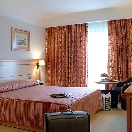 Real Palacio מלון 5*