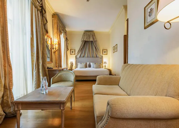 Real Palacio Szálloda 5*